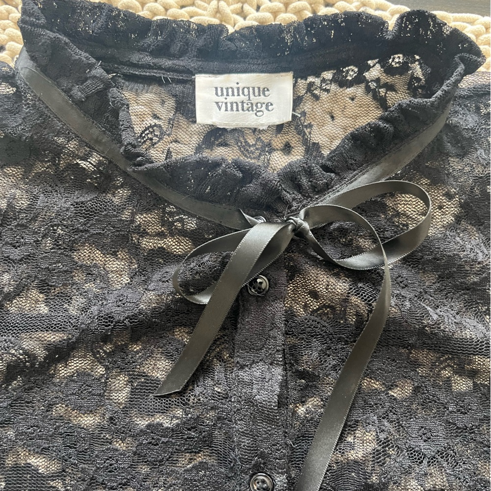 UNIQUE VINTAGE Black Lace Short-Sleeve Blouse with Ribbon Tie Size M